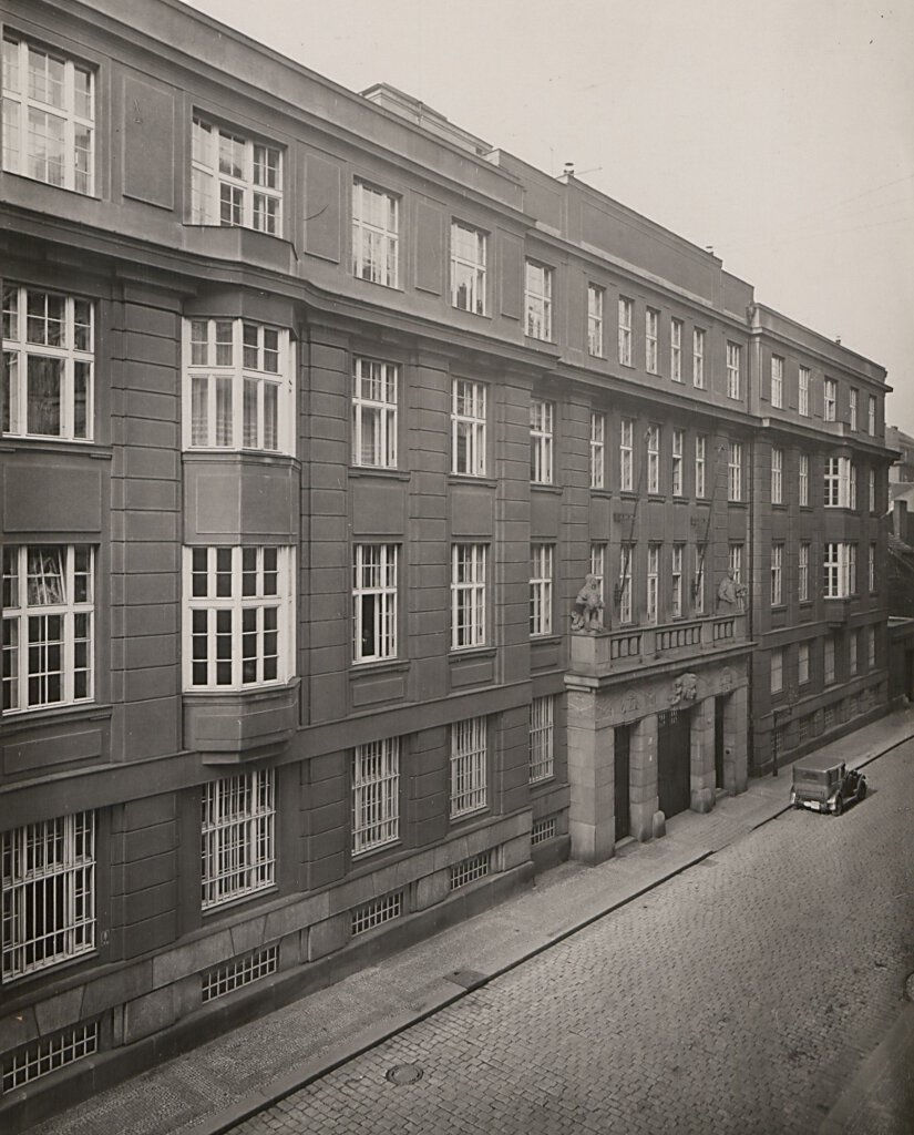 Bankovní budovy 1919 - 1950