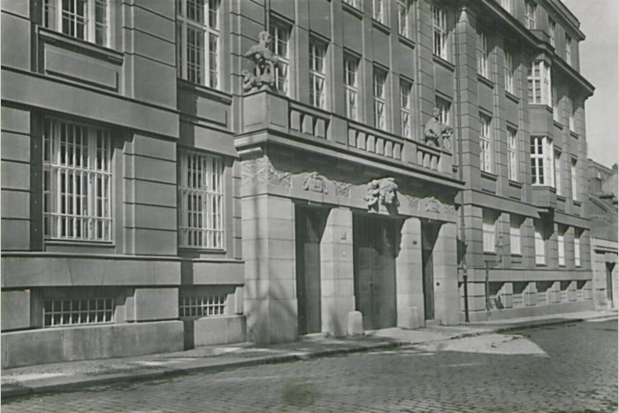 Bankovní budovy 1919 - 1950