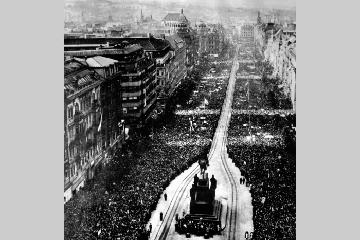 Slavnostní vyhlášení znárodnění průmyslu a bank (1945), ČTK