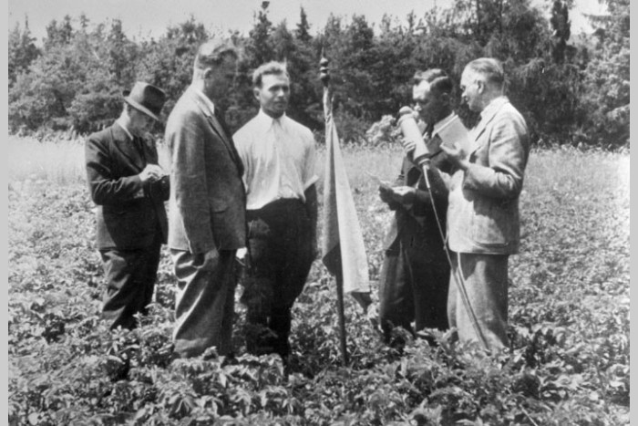 Akt převzetí půdy panství v Náměšti na Hané (1945), ČTK