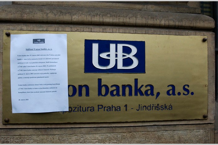 Zavřená expozitura Union banky v pražské Jindřišské ulici (2003), Kamaryt Michal, ČTK